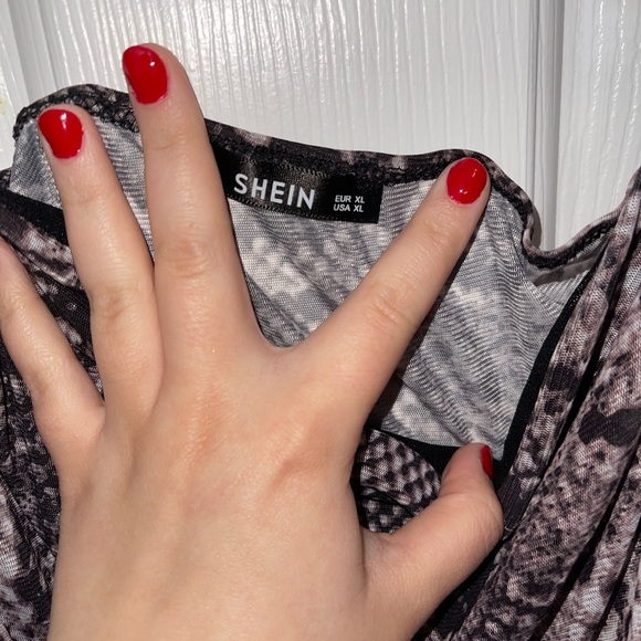 Brand new off the shoulder snake skin ruched top - Picture 4 of 4